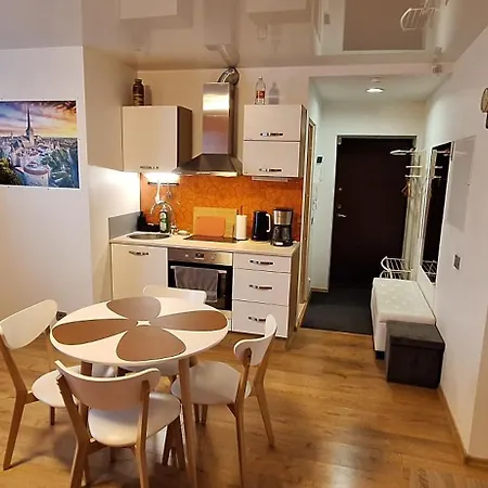 Cozy Telliskivi Near Centre 아파트 탈린