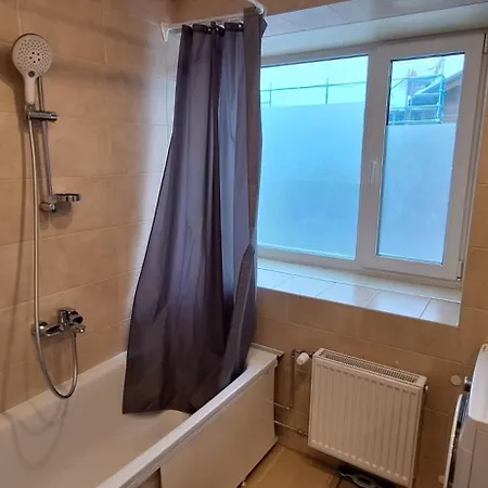 Cozy Telliskivi Near Centre דירה טאלין