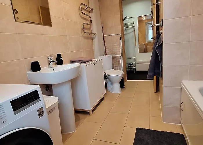 Cozy Telliskivi Near Centre דירה טאלין